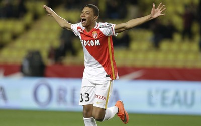 88A8娱乐动态-于帕梅卡诺防守像在梦游